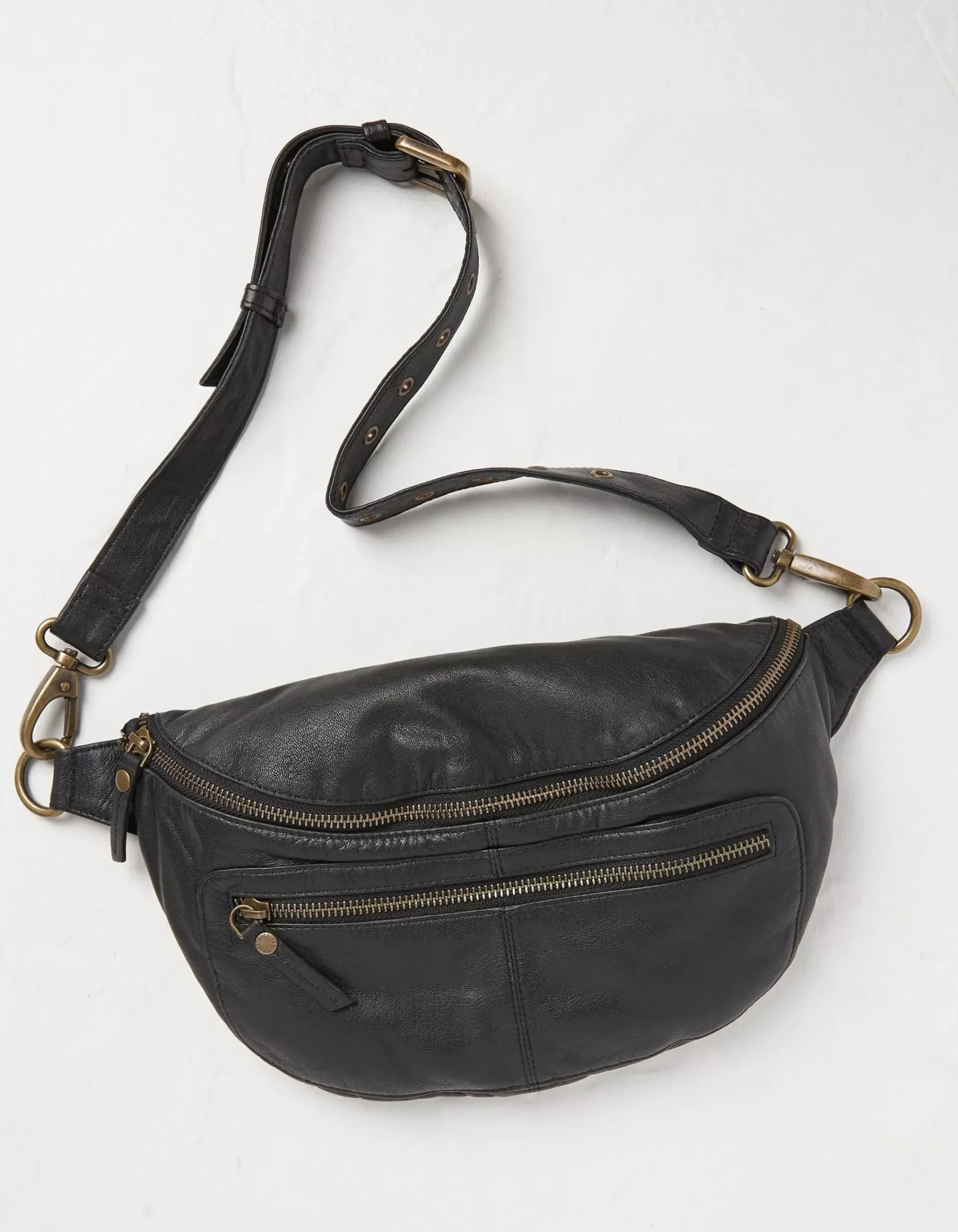 Arven Sling Crossbody Bag