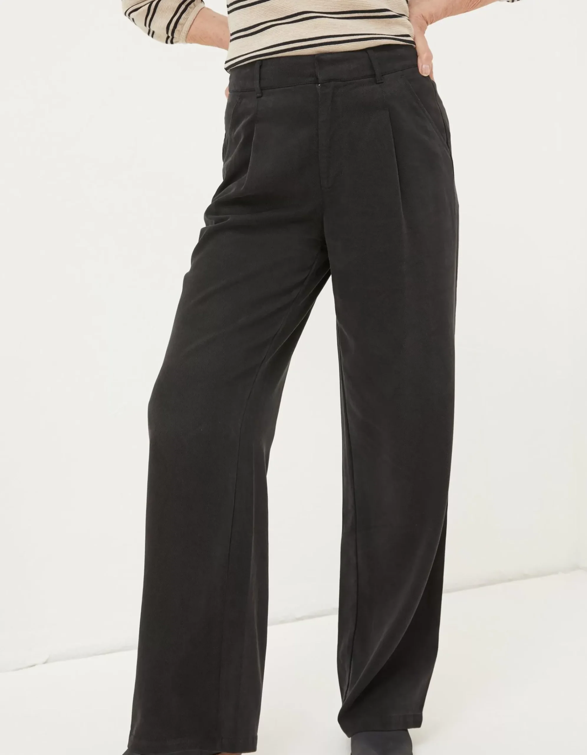 Blake Wide Leg Drape Trouser