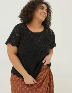 Carrie Crochet Top