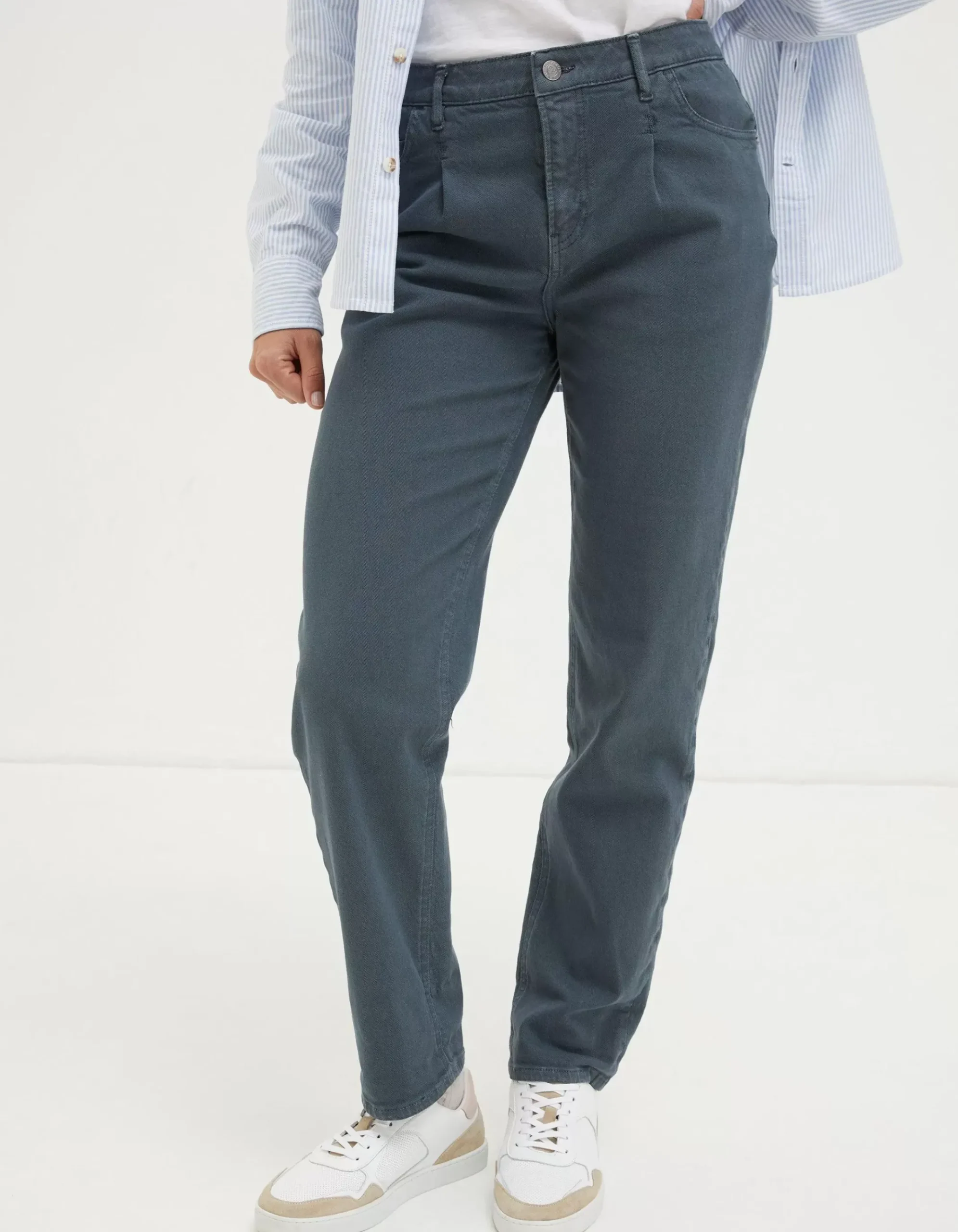 Cleo Canvas Barrel Leg Chino