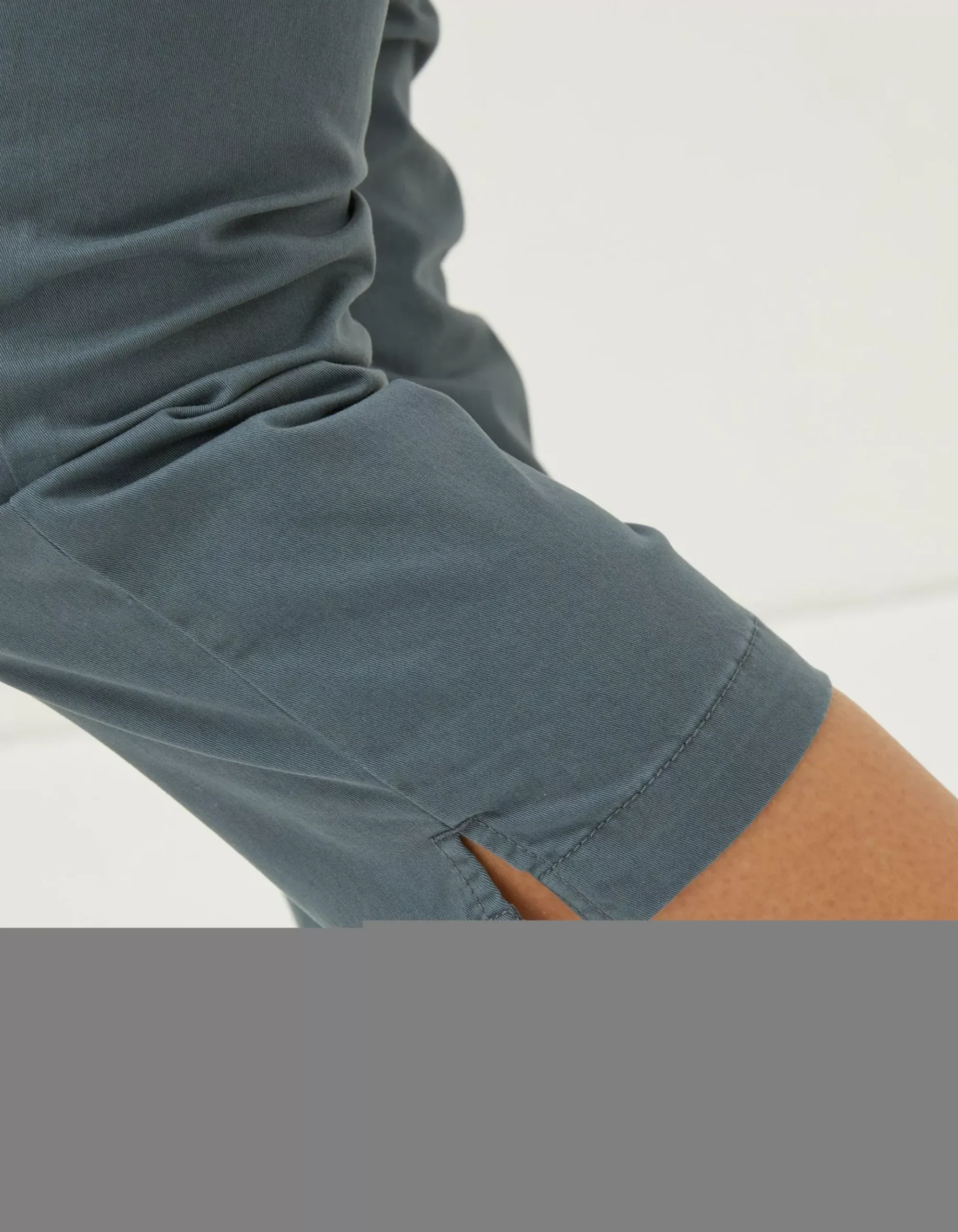 Farnham Cropped Chinos