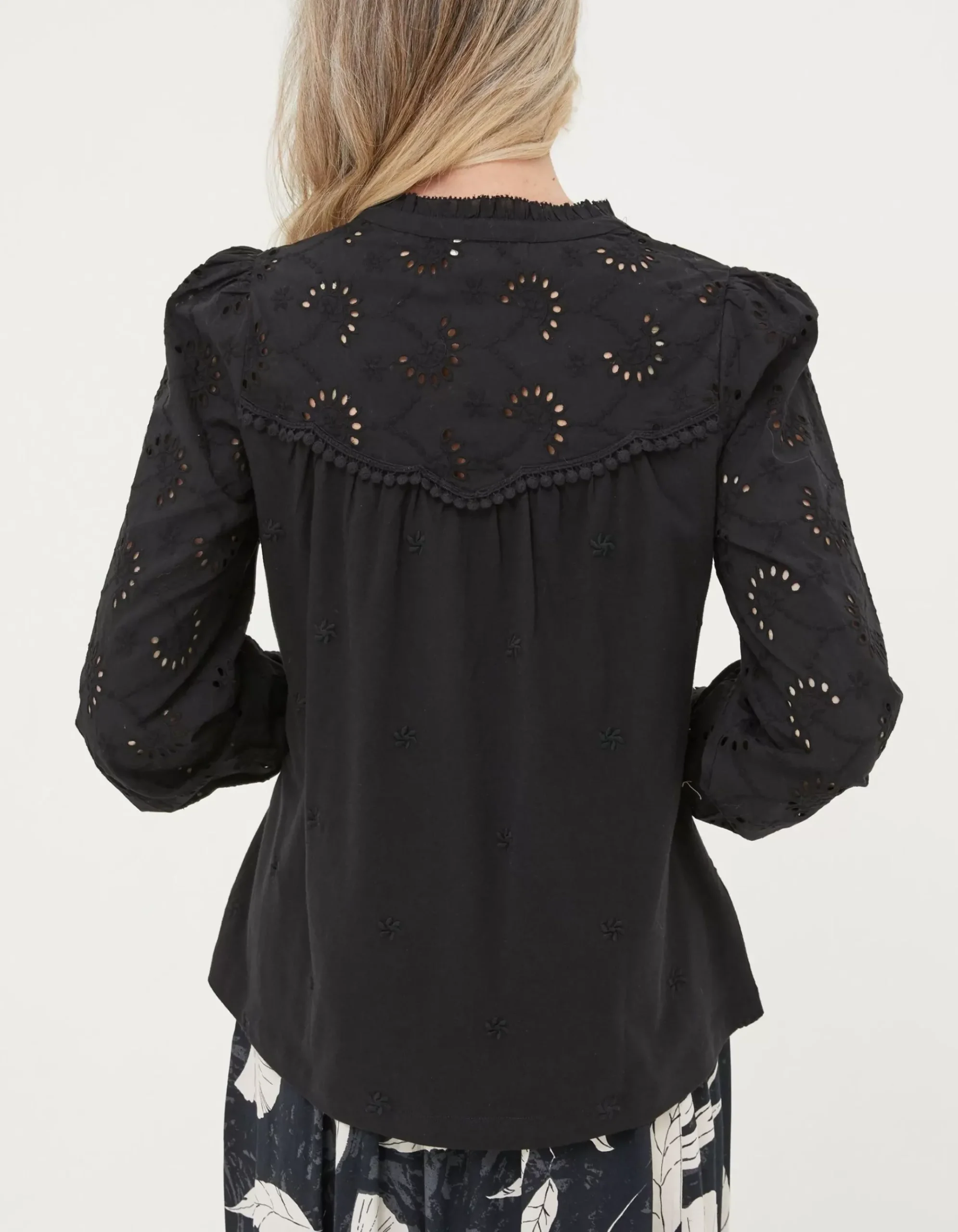 Kerry Broderie Top