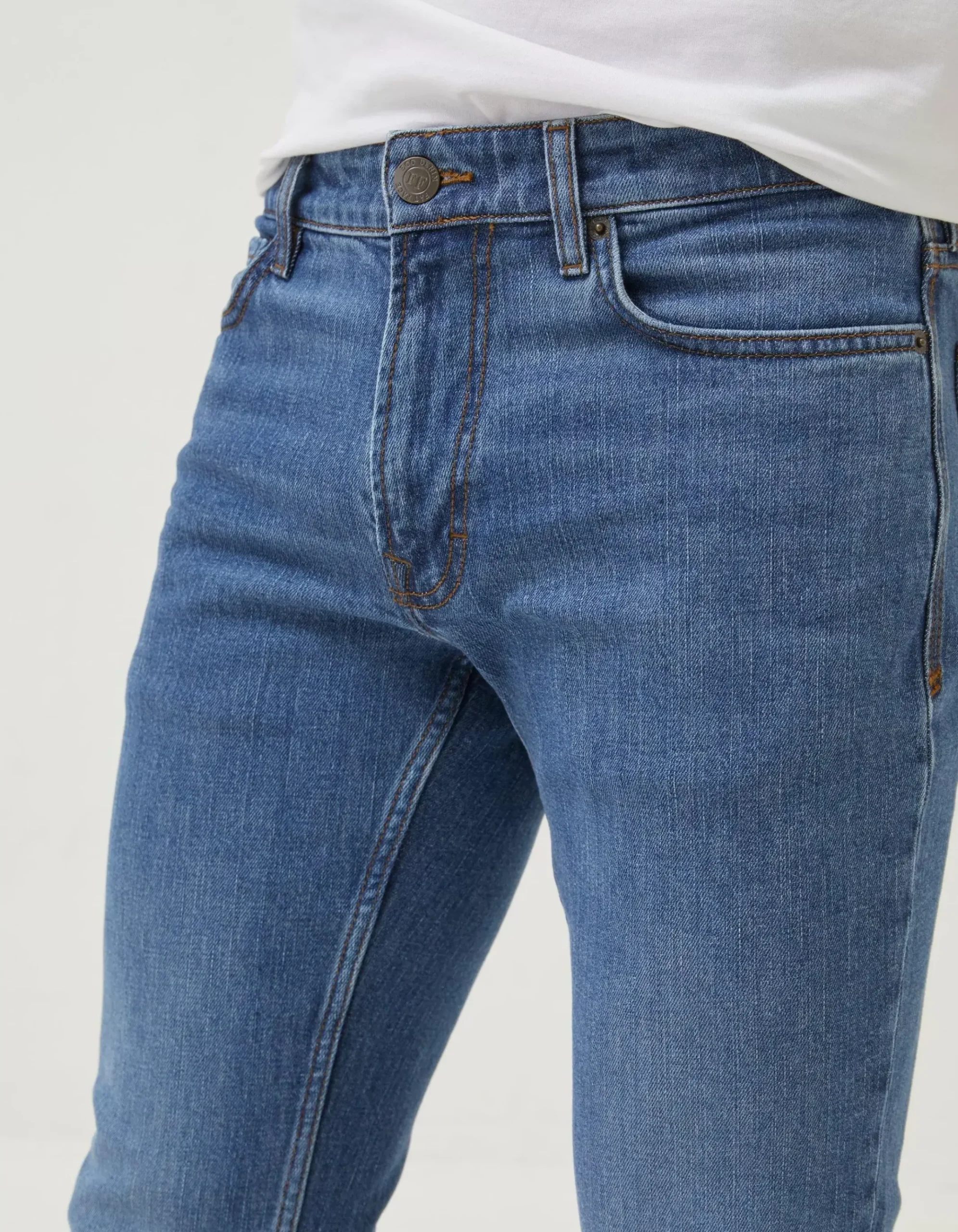 Lean Slim Light Wash Jeans