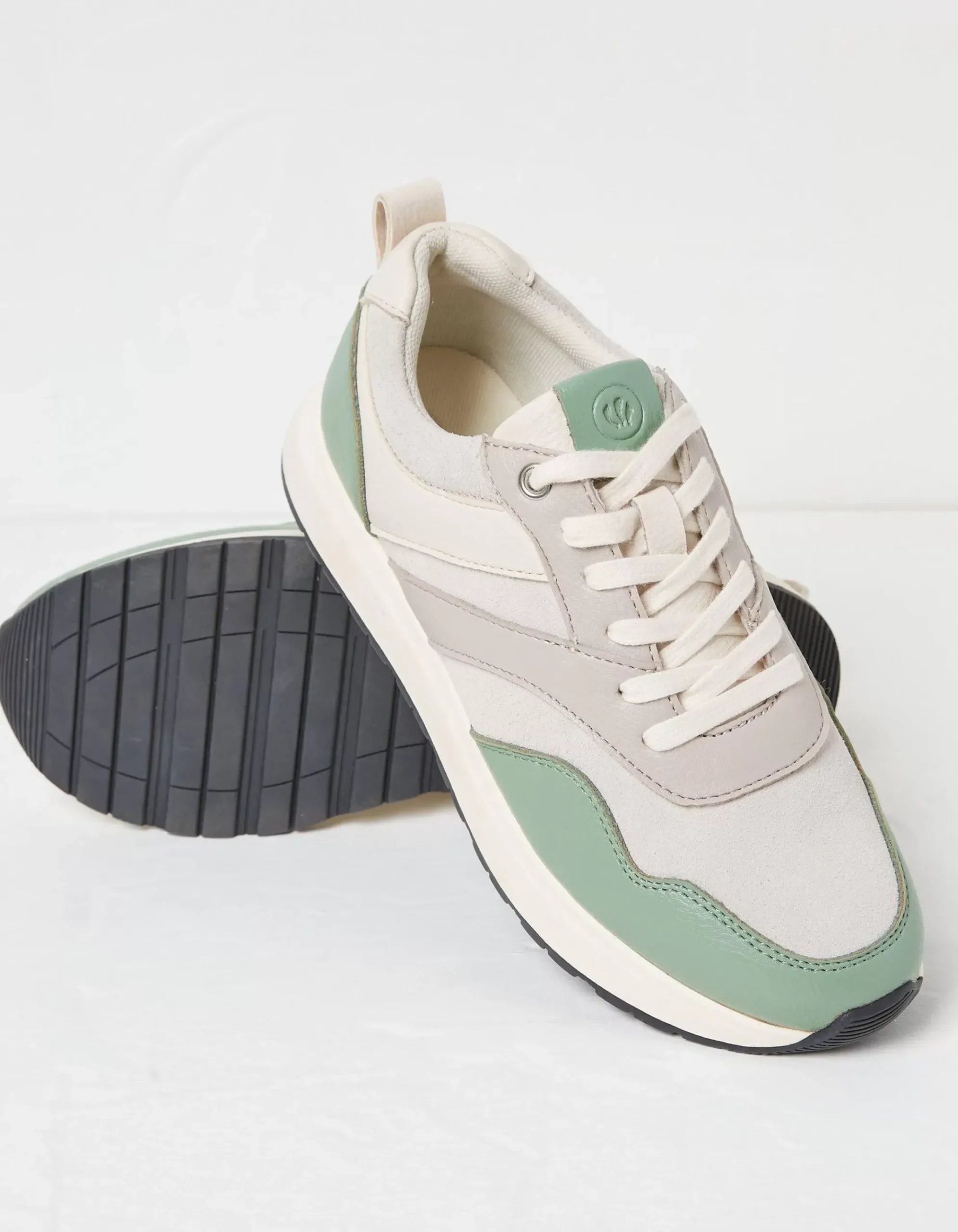 Nessa Trainer