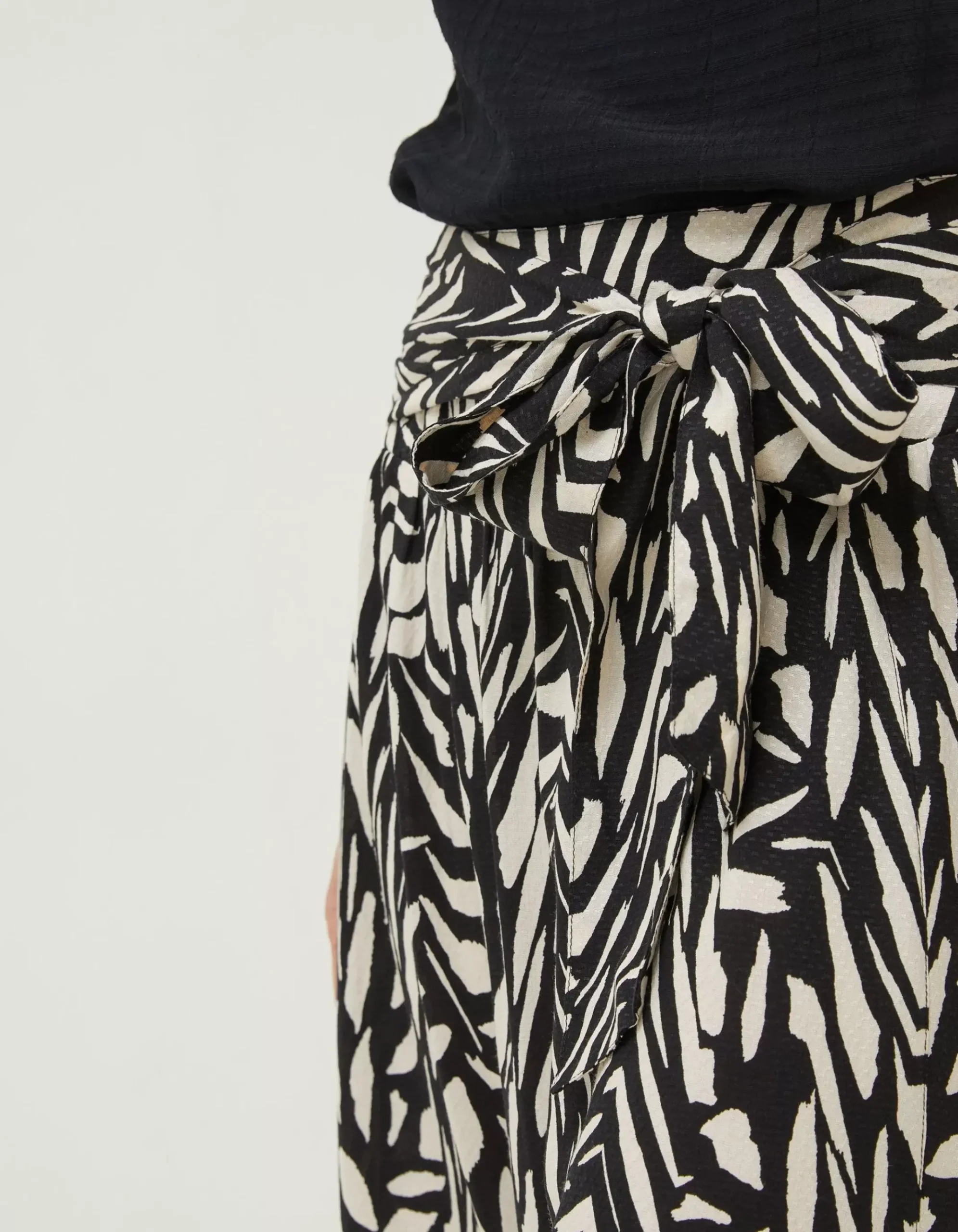 Sasha Paintstroke Midi Skirt