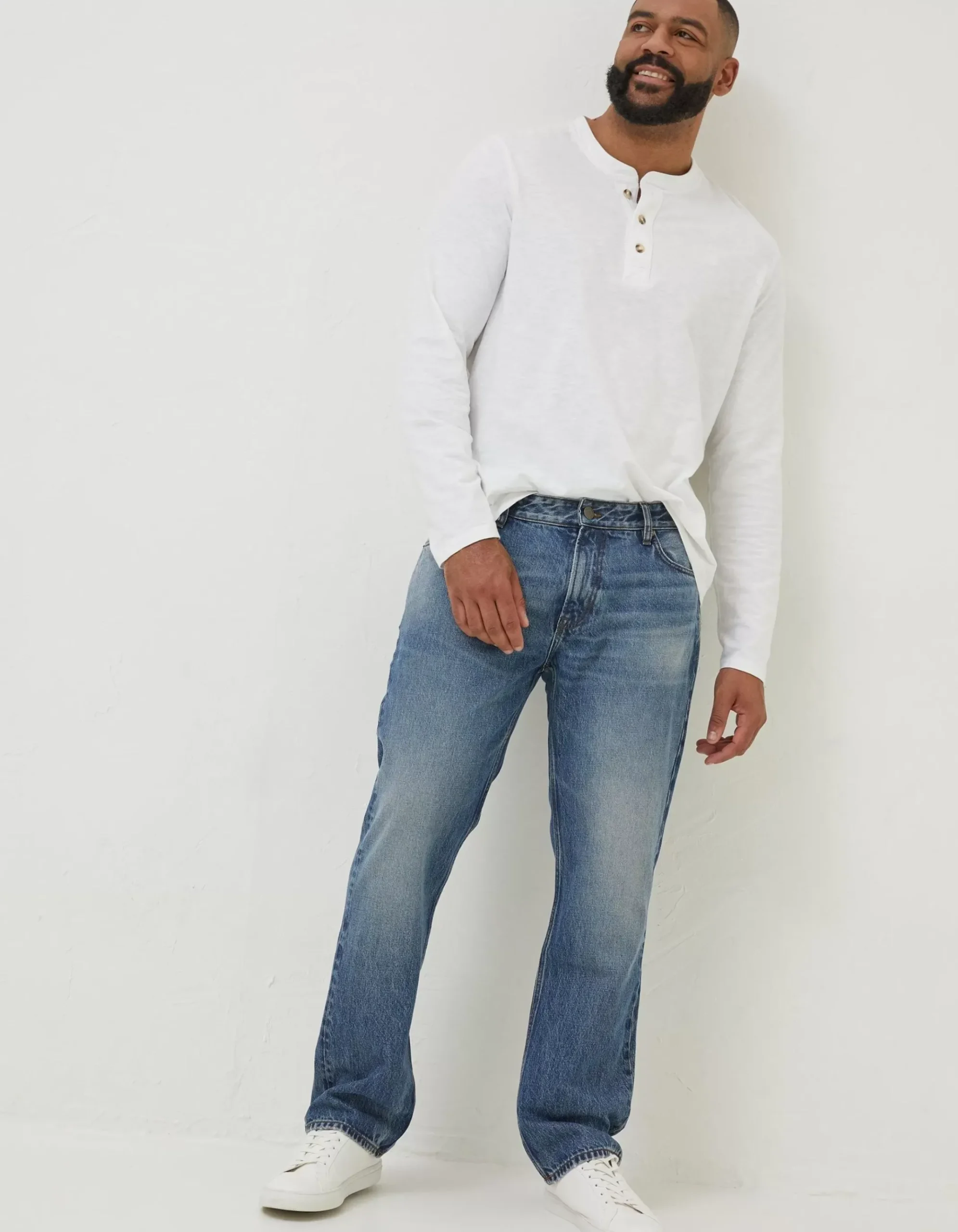 Straight Authentic Wash Jeans