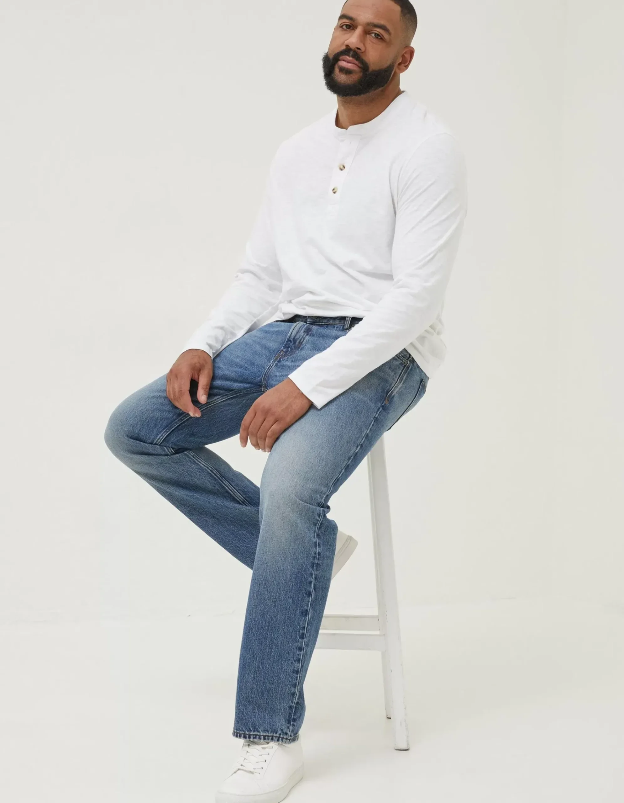 Straight Authentic Wash Jeans