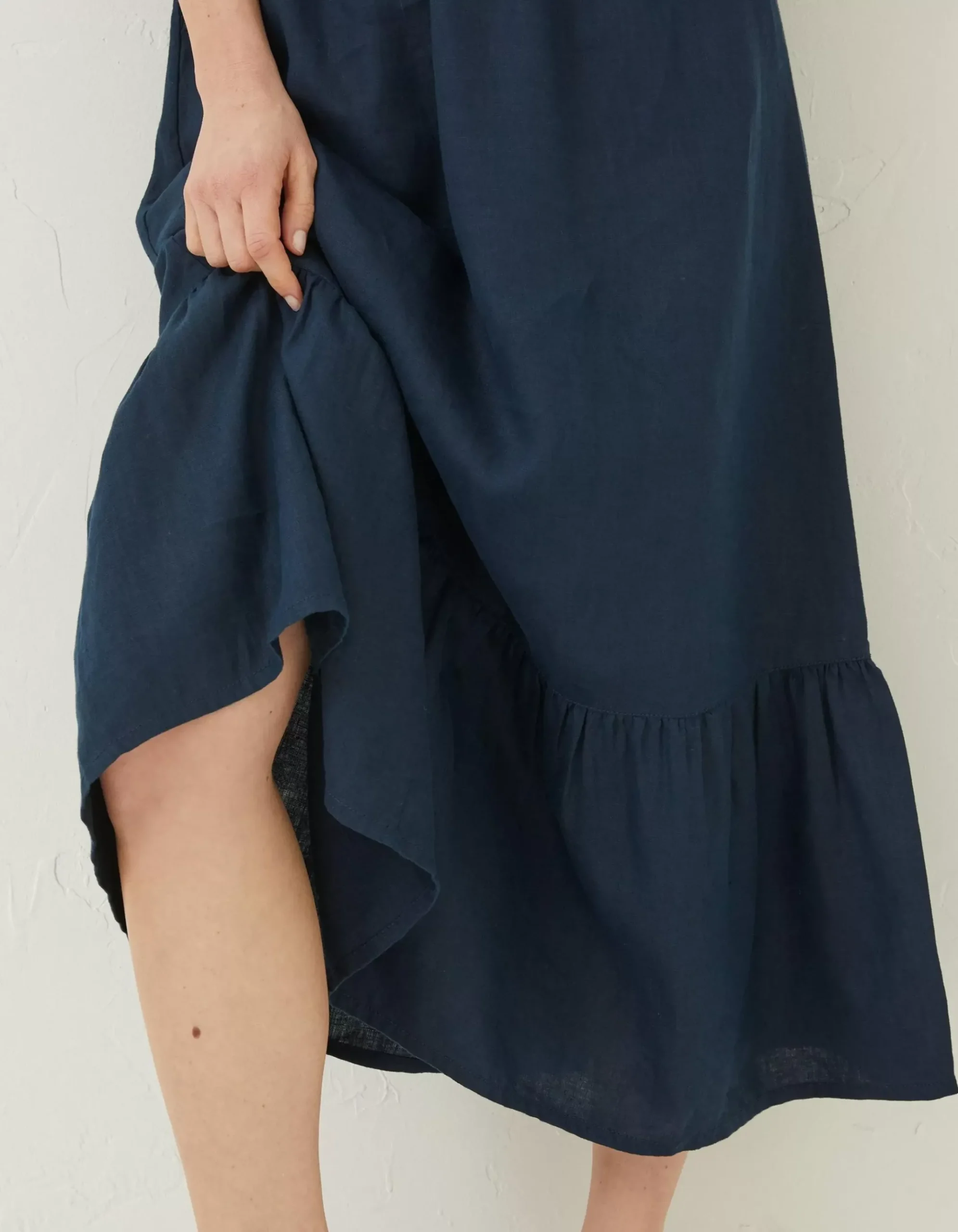 Vivvie Linen Midi Dress